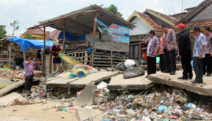 Empat Desa Diterjang Abrasi