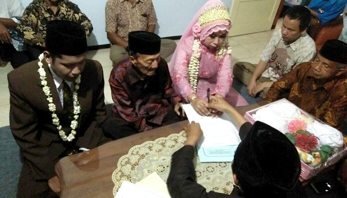  Melihat  Pernikahan Pasangan  Tunanetra Radar Pekalongan 