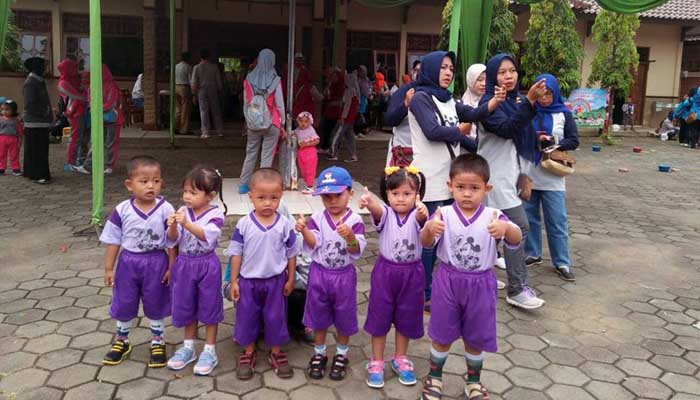 Gringsing Borong Lima Piala Gebyar Paud