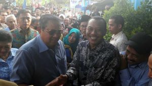 SBY dan Ibu Ani Sapa Masyarakat Kendal