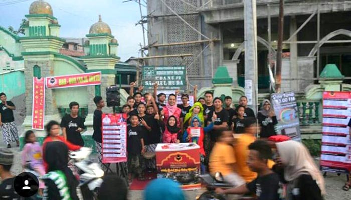Bagi Takjil Setiap Hari