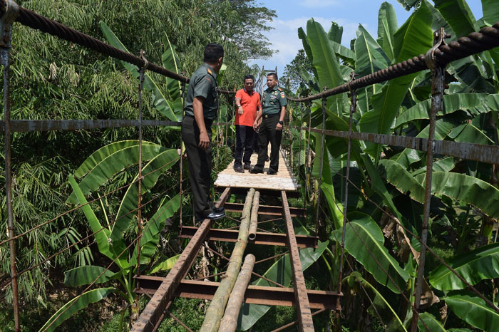 Jembatan Gantung Memprihatinkan