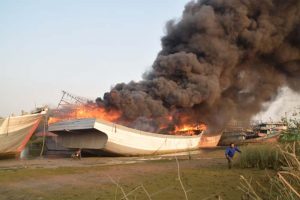 Gara-gara Las, Lima Kapal Bernilai Milyaran Rupiah Terbakar