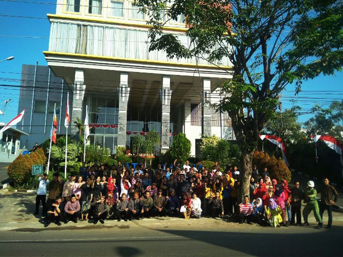 Hotel Dafam dan Transmart Carrefour