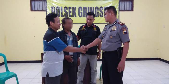 Pegang 'Srabi' Pedagang Warung, Pria Ini Dihajar Warga