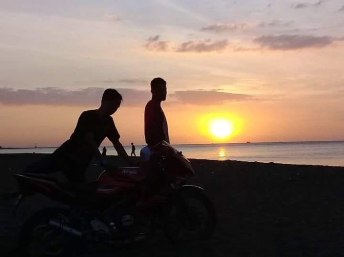 Pantai Sendang Asih Tawarkan View Sunset yang Menawan