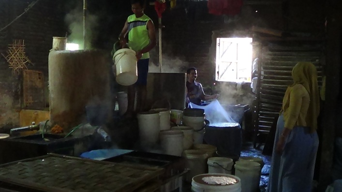 Pengrajin Tahu Tempe Terancam Bangkrut