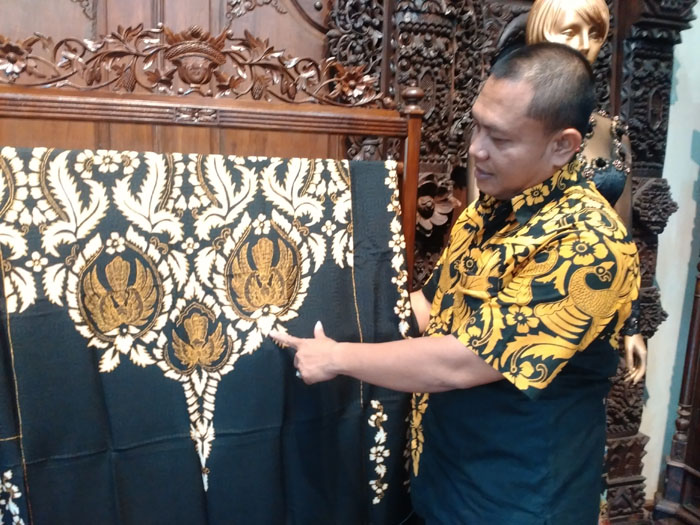  Batik  Pekalongan  Motif Burung Garuda Contoh Motif Batik 