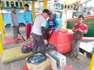 Radio Komunikasi Bantuan DKP Lebih Canggih Dibanding Milik Nelayan