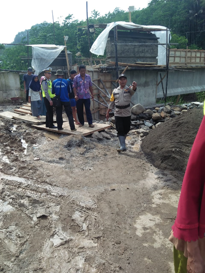 Sebentar Lagi Selesai Proyek Jembatan Kali  Genteng  Sudah 