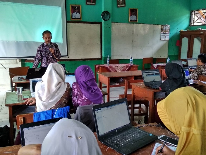 Guru Wajib Melek Teknologi
