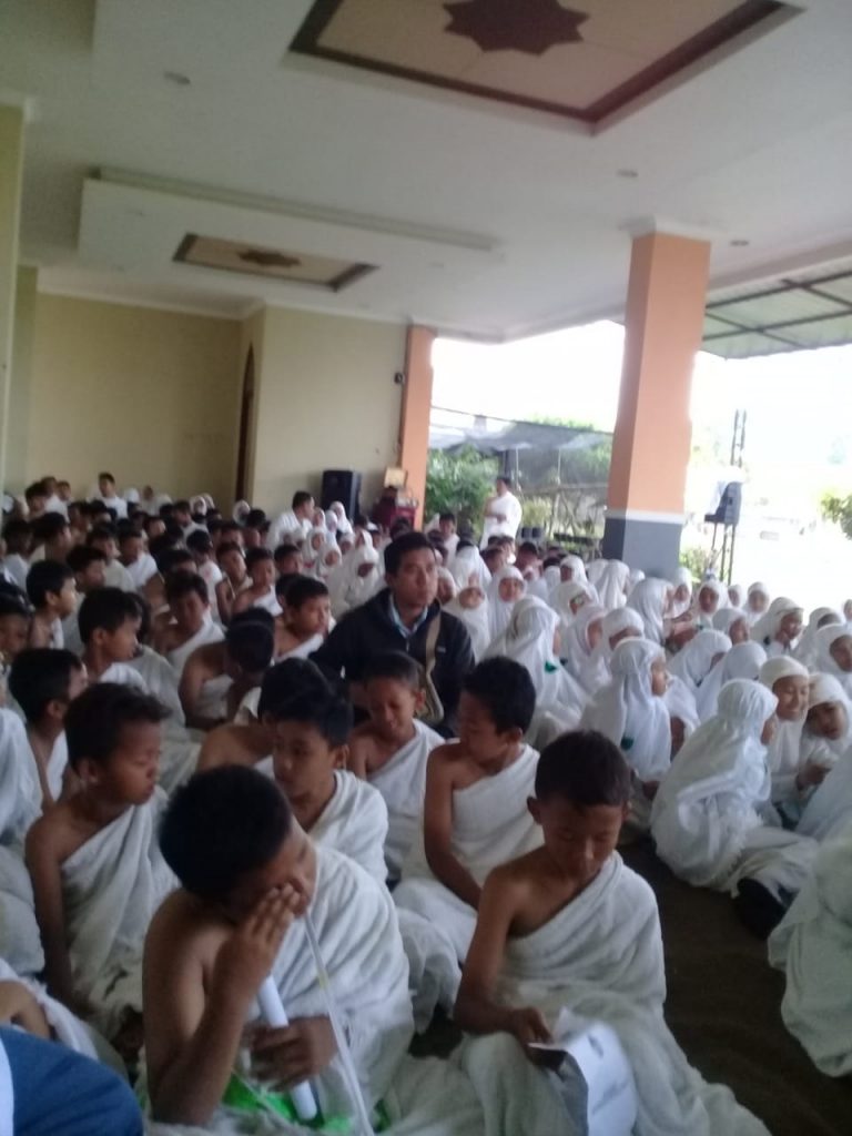 Aplikasikan K13, Siswa Diajak Manasik Haji