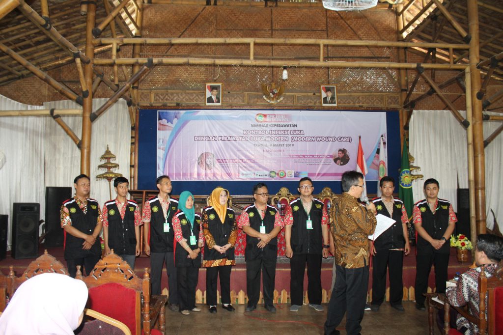 Ingat, Menjadi Perawat Tak Cukup dengan Ilmu Ala Kadarnya