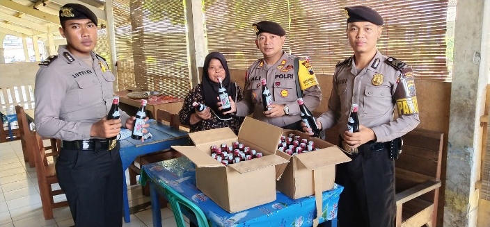 Ribuan Botol Miras Disita dari Sejumlah Warung